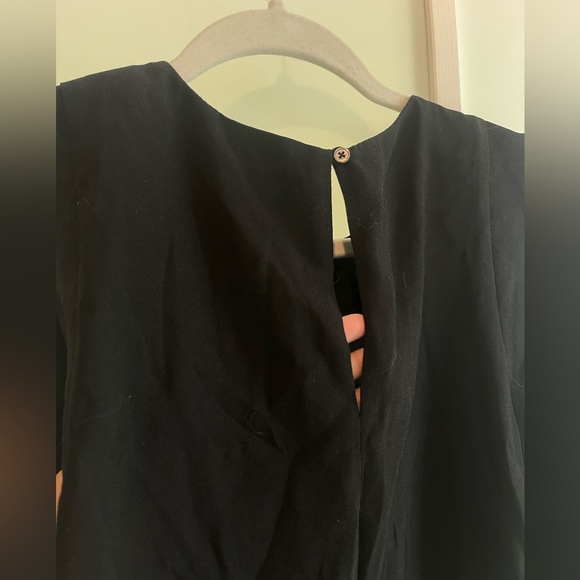 Aritzia Babaton Blouse - Picture 4 of 4